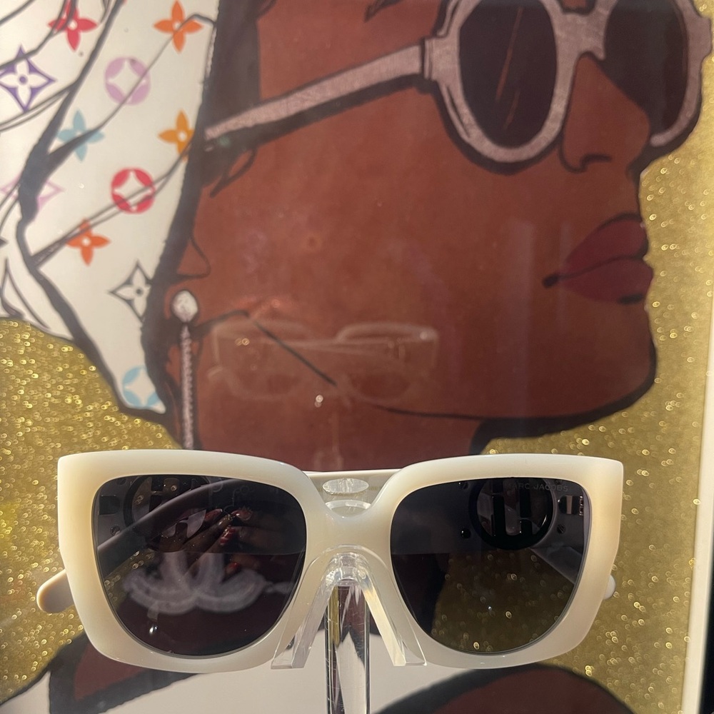 🤗 SOLD 🤗 Marc Jacobs White Sunglasses